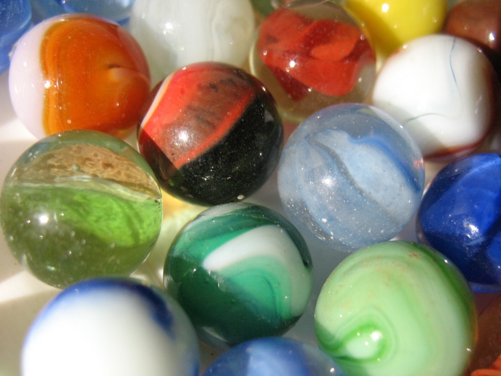130+ Vtg Machine Made Marbles Various Makers +Types .53″ to .97″ diameter