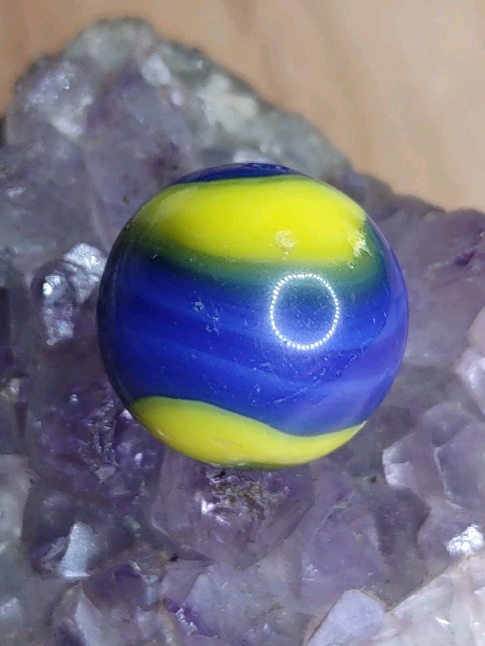 Dark Blue & Yellow Akro TwoColor Prize Corkscrew Swirl Vintage Marble .62-63″ VG