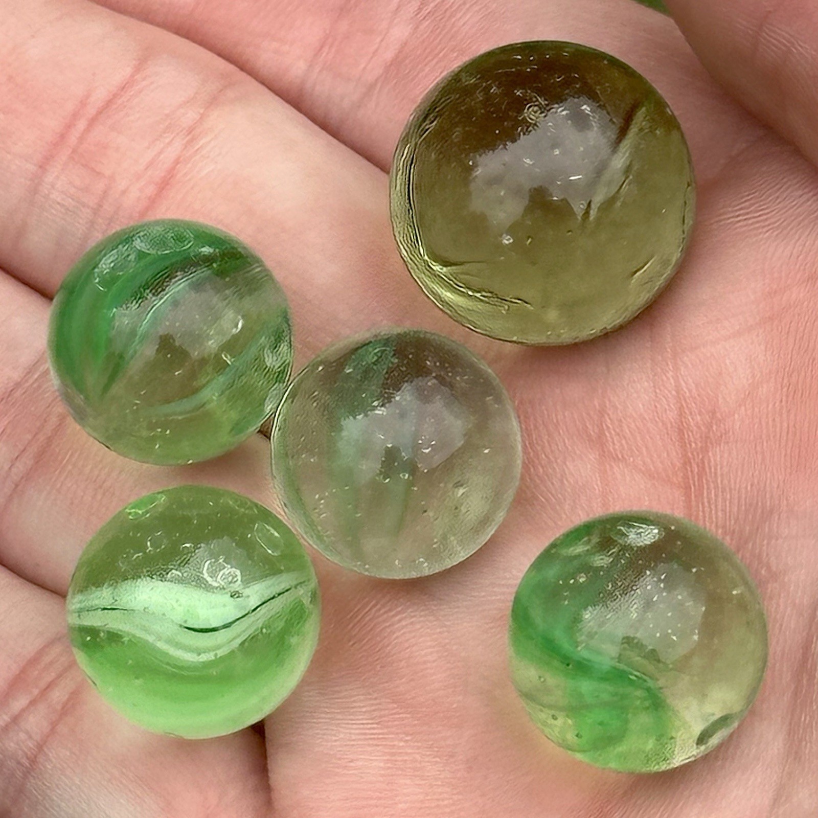 Lot of 22 Master Glass Co. Cats Eye Vintage Marbles 1950s Some Glow *Read Desc.
