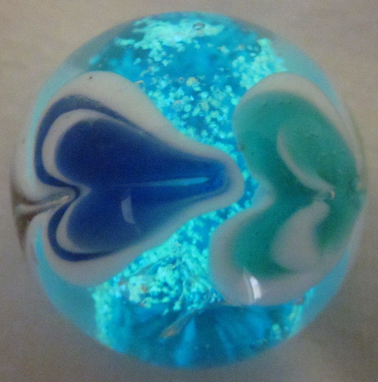 22mm WAVE BREAKER Blue Hearts GLOW IN THE DARK Handmade art glass Marble 7/8″