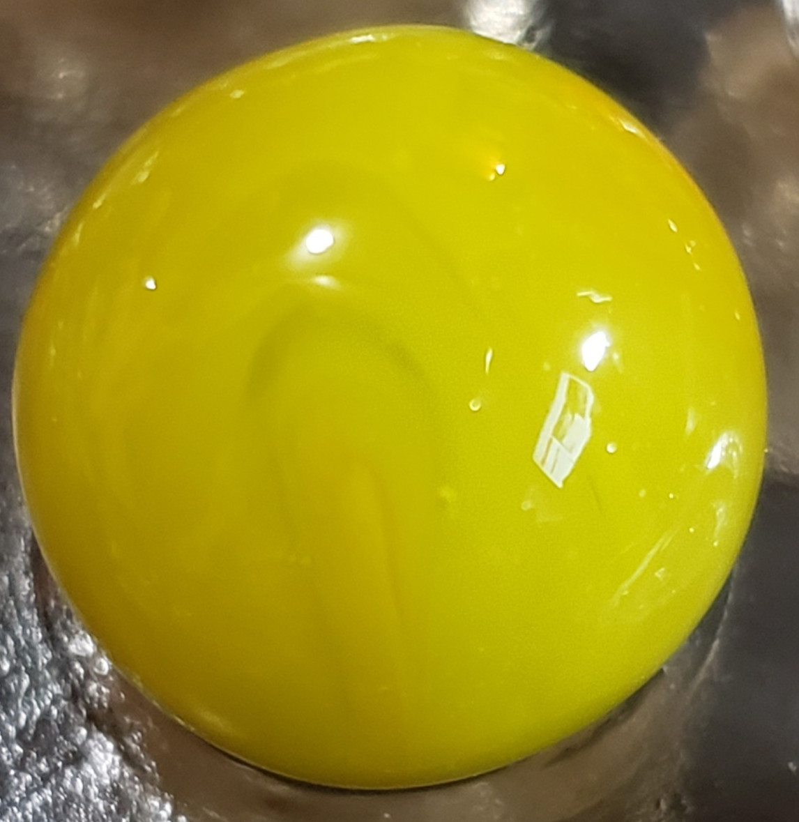 HTF Akro Agate ELECTRIC CADMIUM YELLOW LEMONADE UV MARBLE WET MNT SZ 19/32