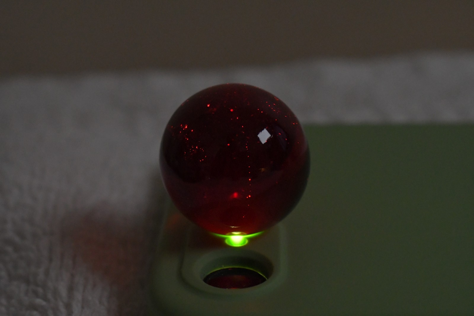 Set of 3 Vtg CLEAR RED CADMIUM Glass Shooter Marbles 22mm / 7/8″ in. UV Reactive