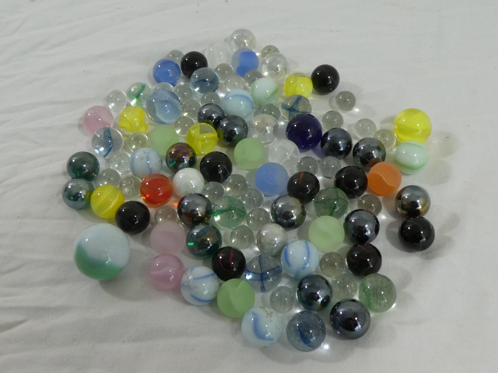 Channel Craft 98 Assorted Classic Multi Colored Glass Marbles Made USA Handbook