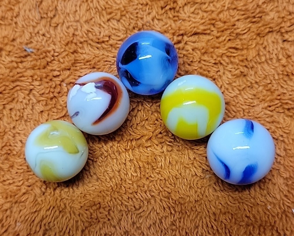 A87•3~Vintage ASS WV Swirls Alley, Ravenswood? 5/8″ Near Mint Marbles, Lot Of 5