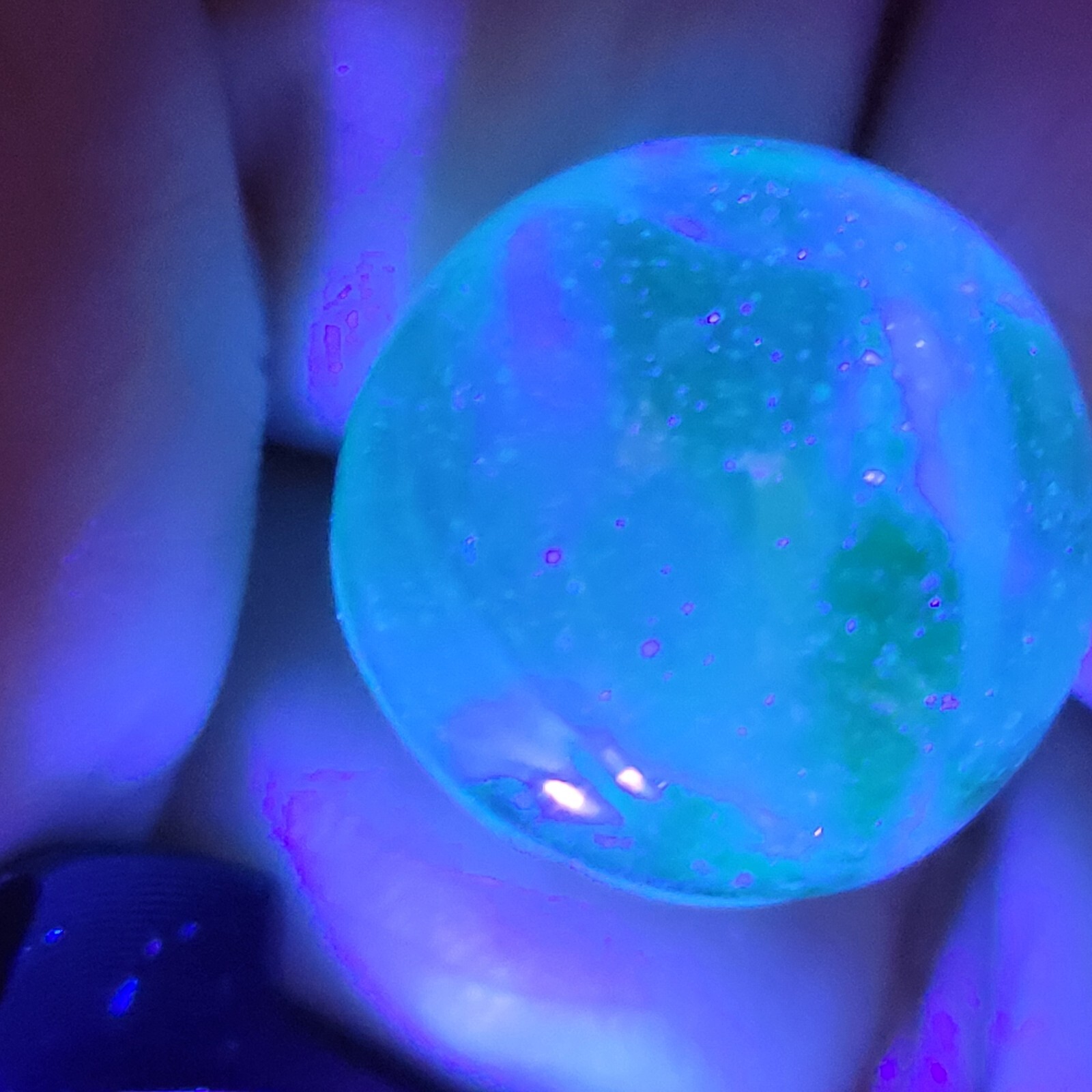 ANTIQUE VASELINE SEAMED GLASS UV REACTIVE ! NOT A CHEAPER GLOWIE .62″ NM+/- M239