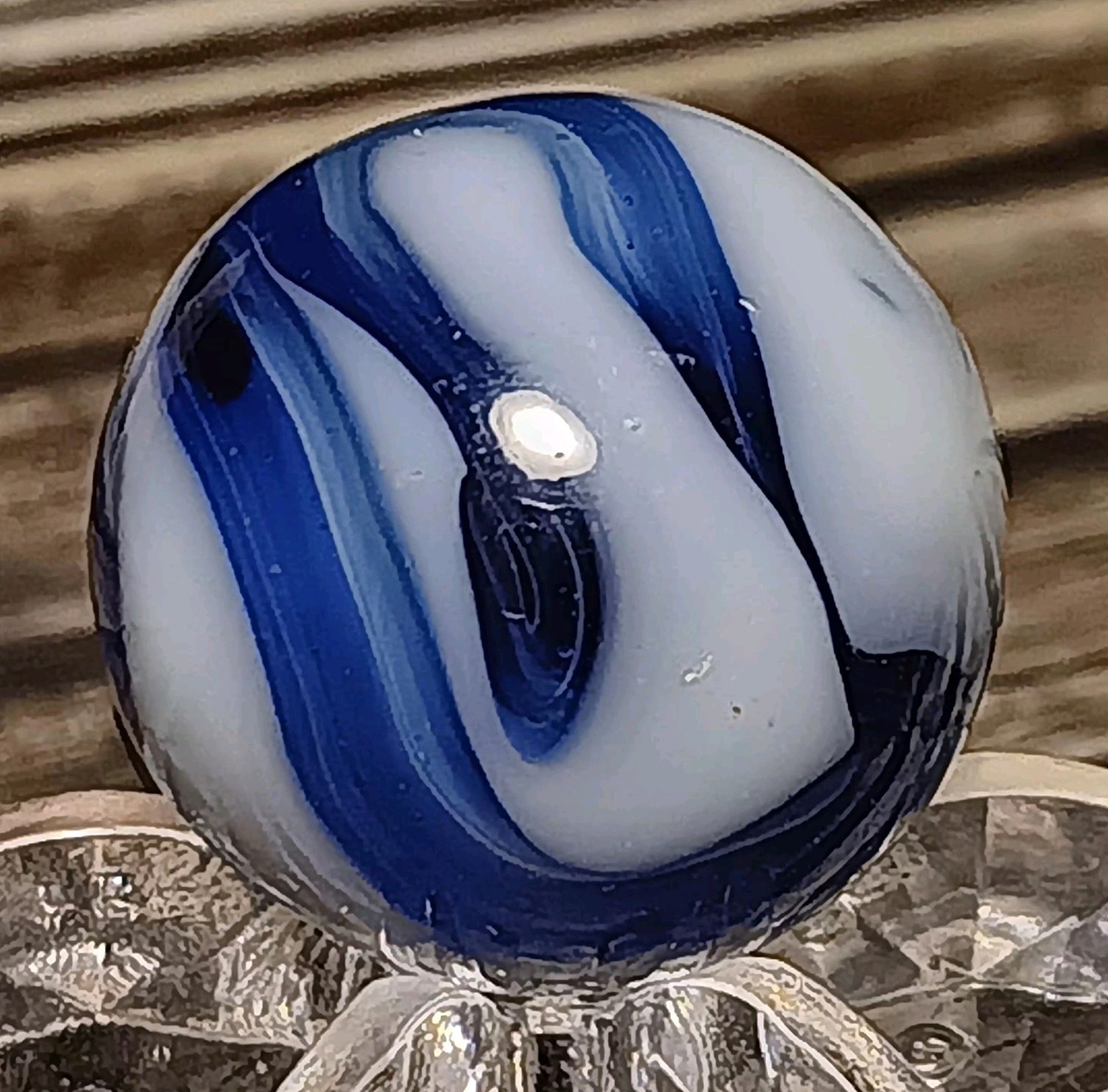 Stunning Ravenswood Swirl Marble. .56″ NM(+) UV Active. Glows Very Hot. HTF Type