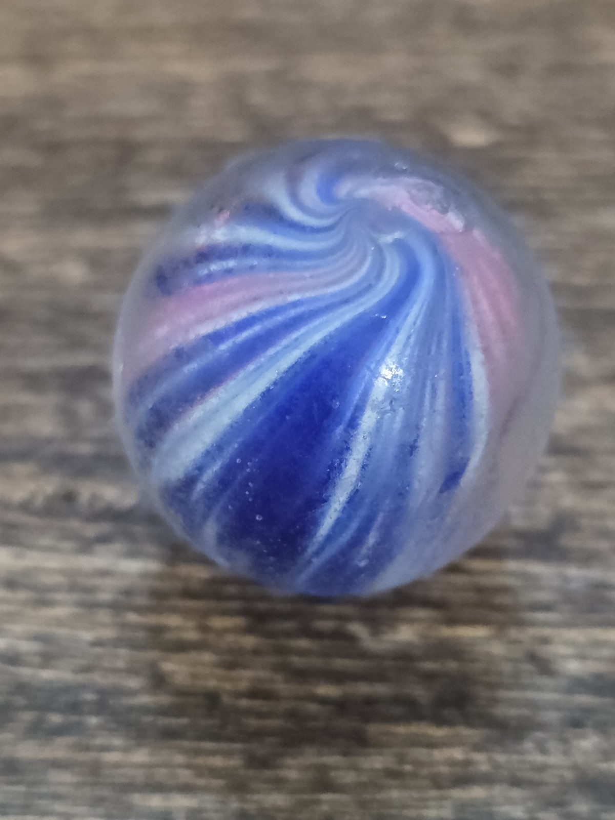 .94″ German Handmade Onionskin Marble Shooter