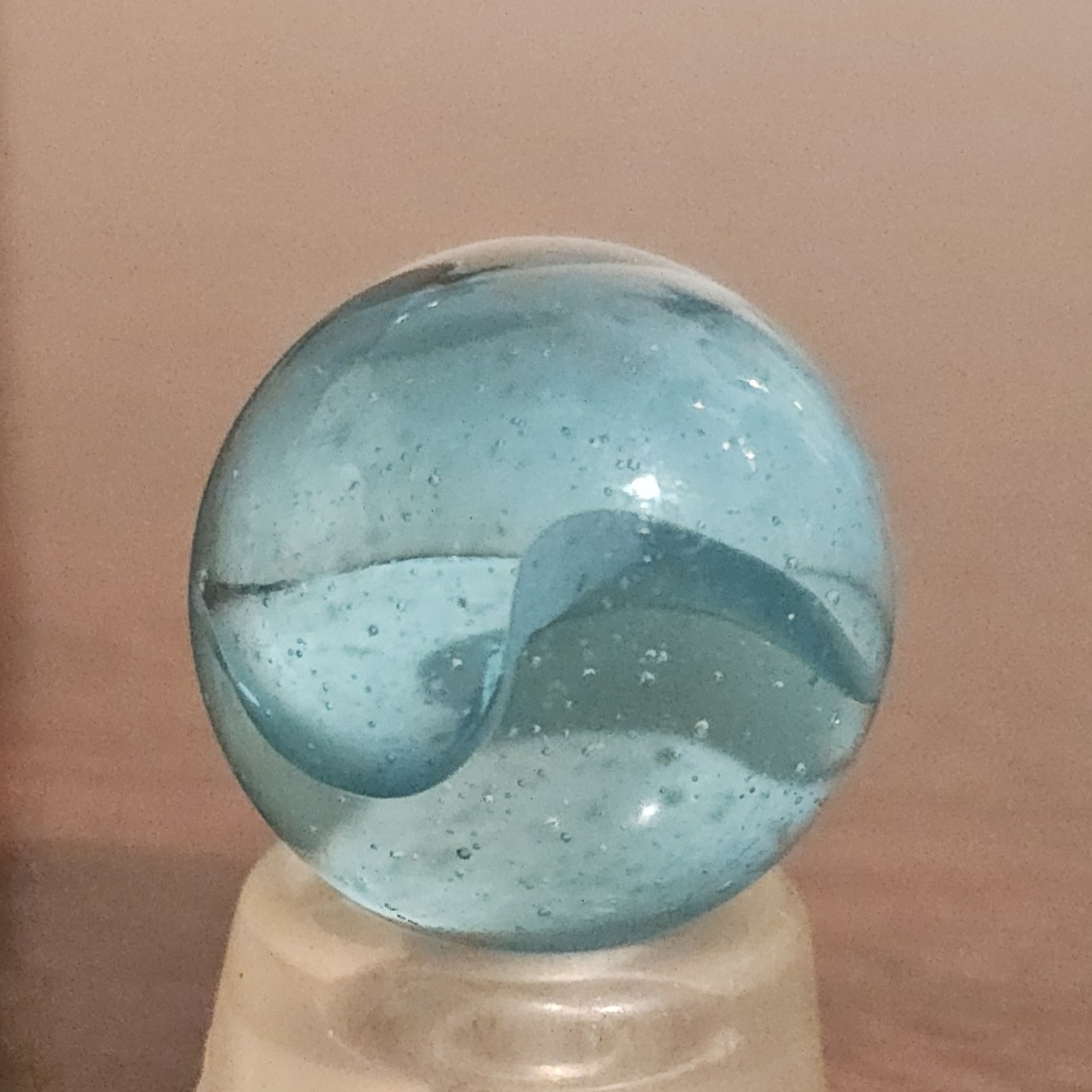Vintage CE Bogard Blue 4-Lobe Floppy Cats Eye .937 Shooter Marble w Inclusion