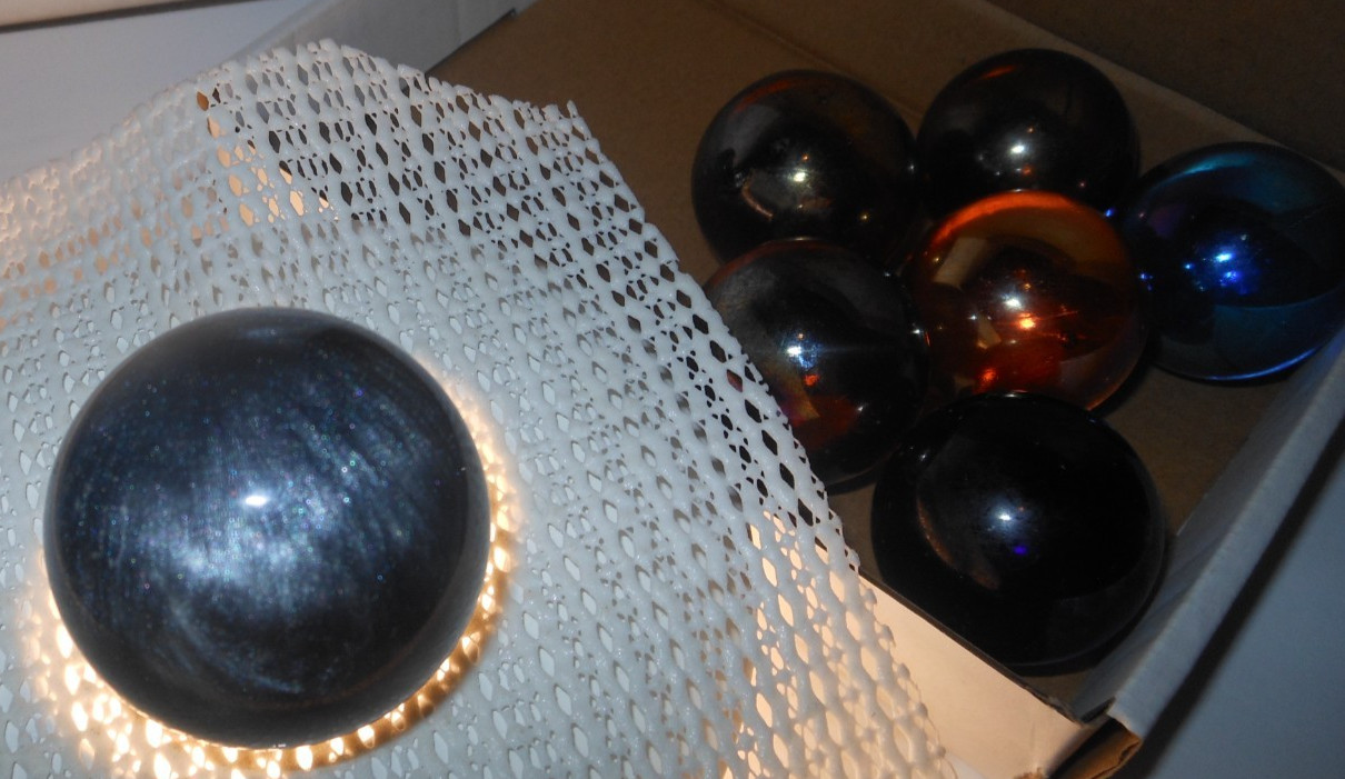 7pc Mix lot Vtg Marbles Iridescent Glass 1.57″, 1.35″x2, 1.34″x2, 1.33″, 1.27″