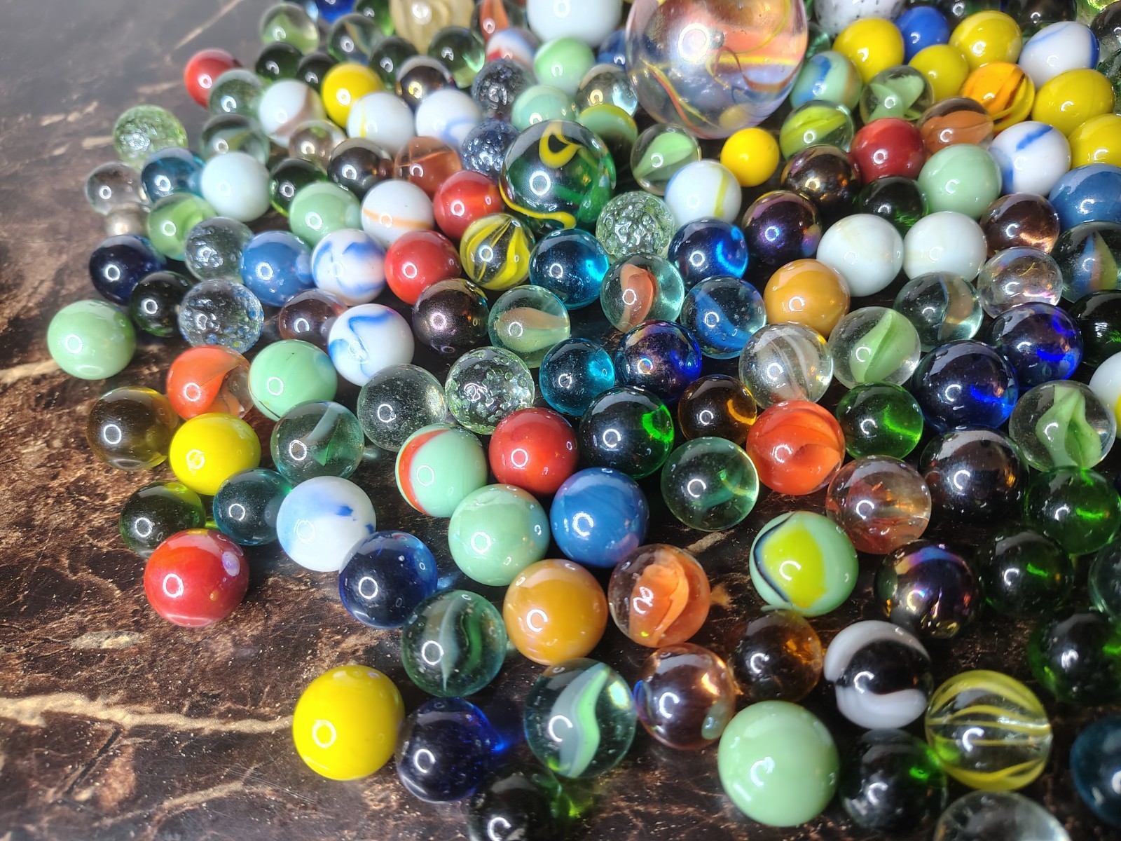 200+ VINTAGE GLASS MARBLES Swirls Opaque Shooters Excellent Shape