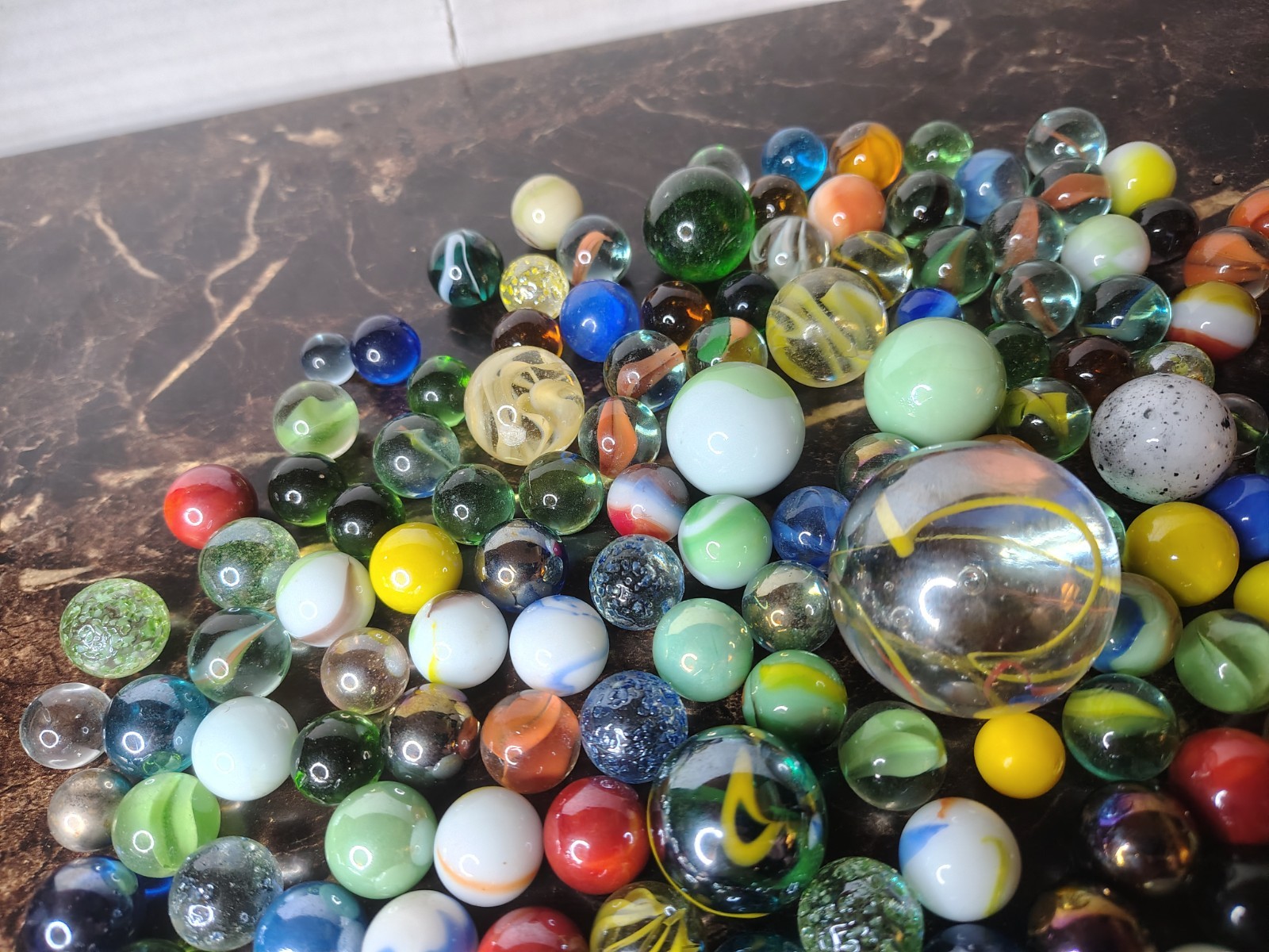 200+ VINTAGE GLASS MARBLES Swirls Opaque Shooters Excellent Shape
