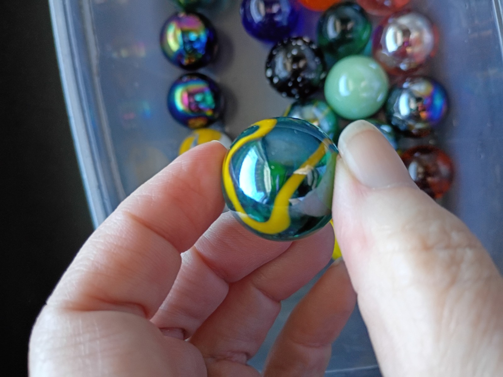 Lot Of Vintage Glass Marbles Various Sizes 1.2lbs Swirl Iridescent 14mm 30mm