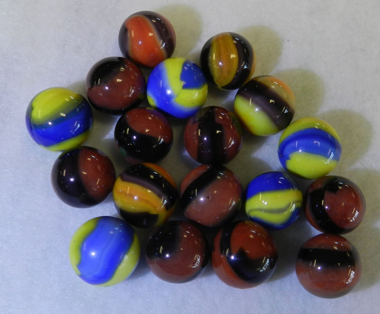 #18980m Mixed Vintage Group of 18 Nicer Marble King Marbles .61 to .65 Inches