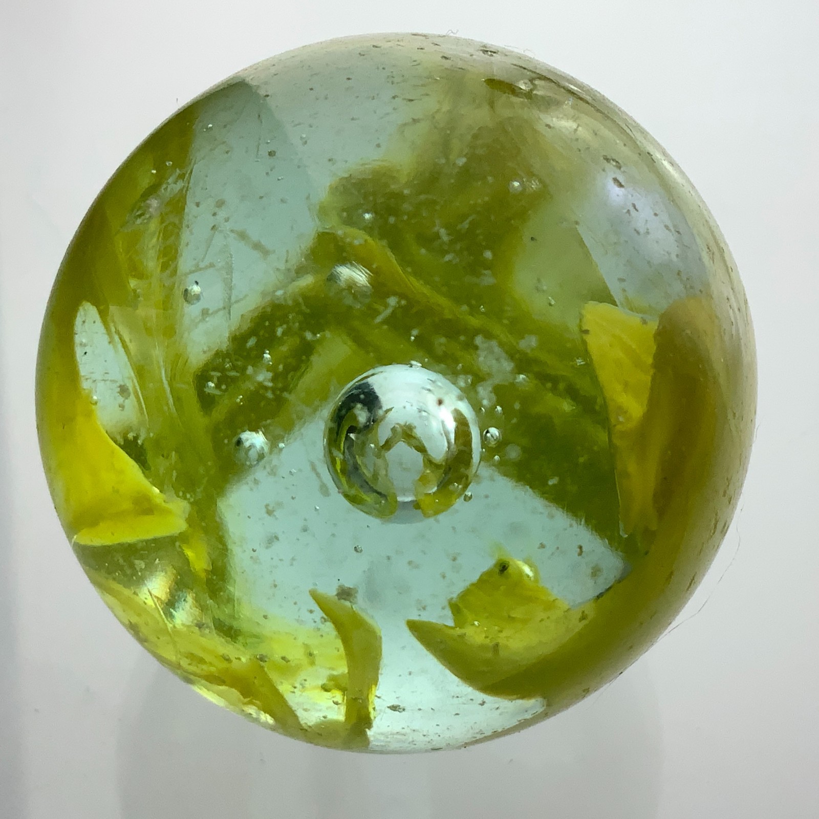 Large Vintage Cats Eye Marble Yellow Wire Pull Clear Glass 1.5 in KK002