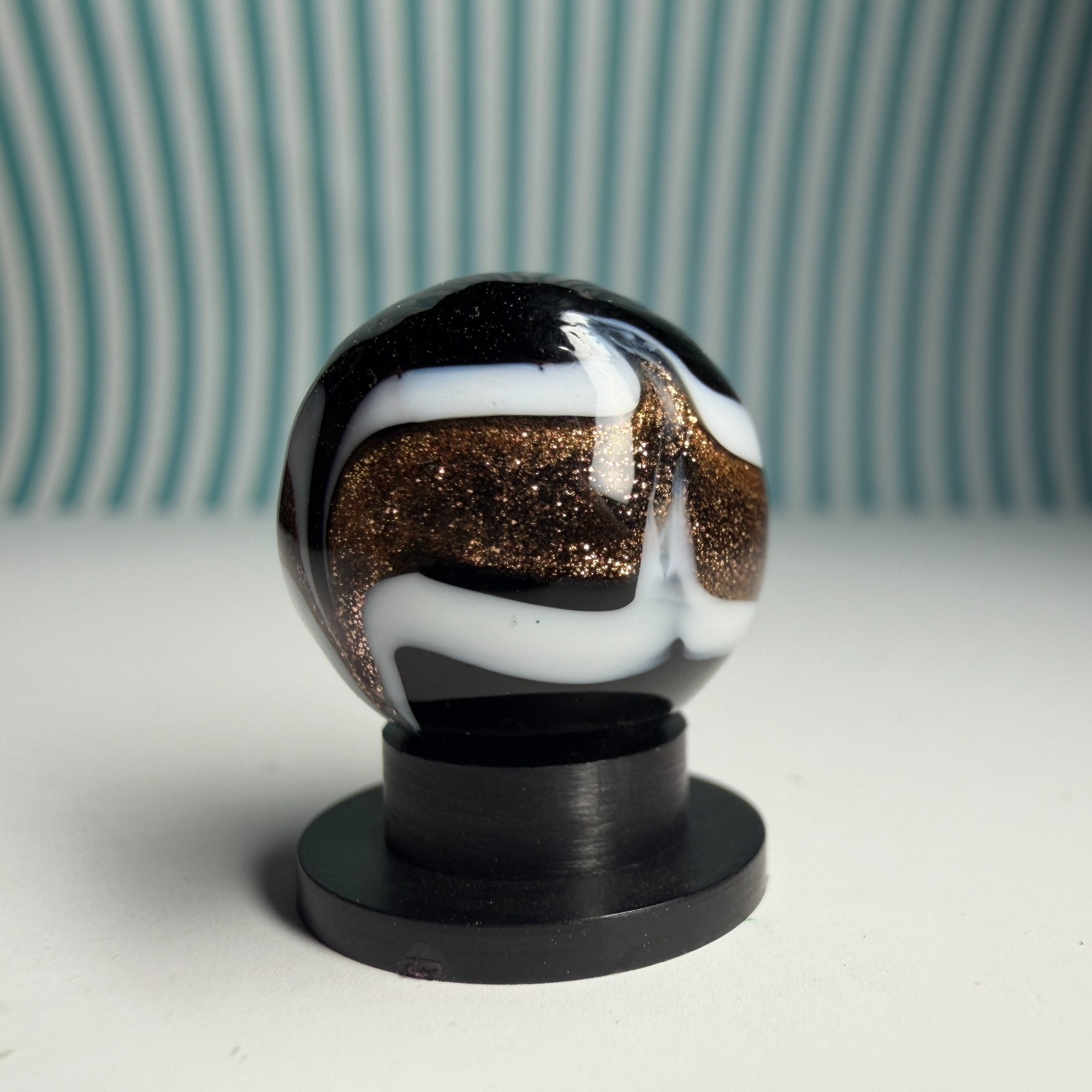 INSIGNIA Handmade Glass Marble Gold Lutz Crown Black Base 5/8″ + Stand
