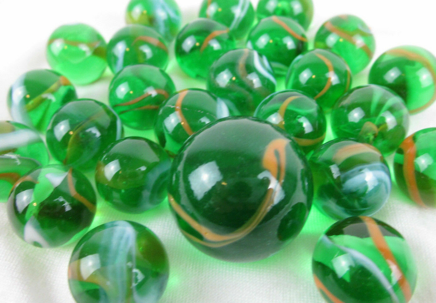 50 Piece Marbles Glass Vintage Mesh Bulk Classic Green Translucent Vase Filler