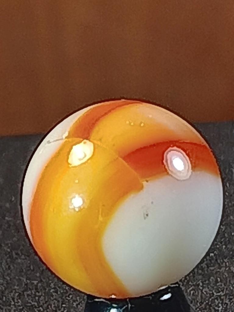 19/32″ Peltier Candy Orange Pearl White Rainbo Near Mint Serious Marble B333