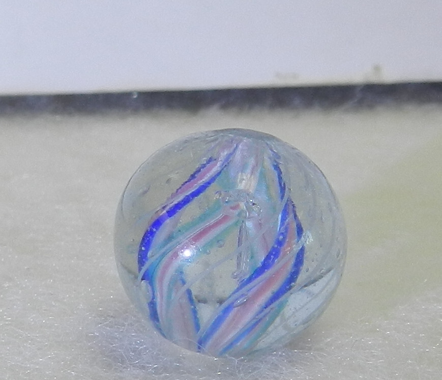 #18665m Peewee .49 Inches German Handmade Divided Ribbon Swirl Marble