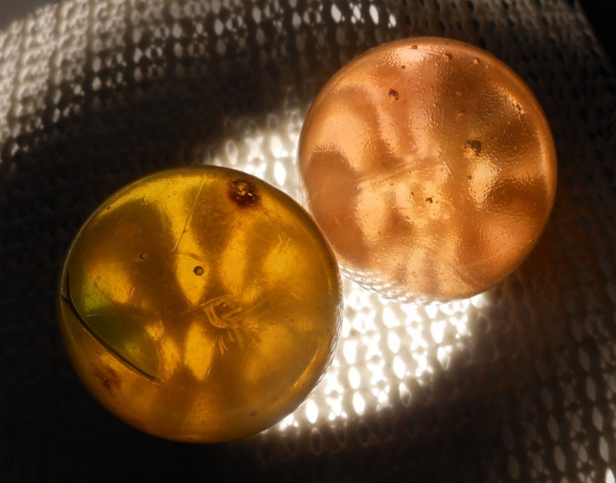 7pc Mix lot Vtg Marbles Iridescent Glass 1.57″, 1.35″x2, 1.34″x2, 1.33″, 1.27″
