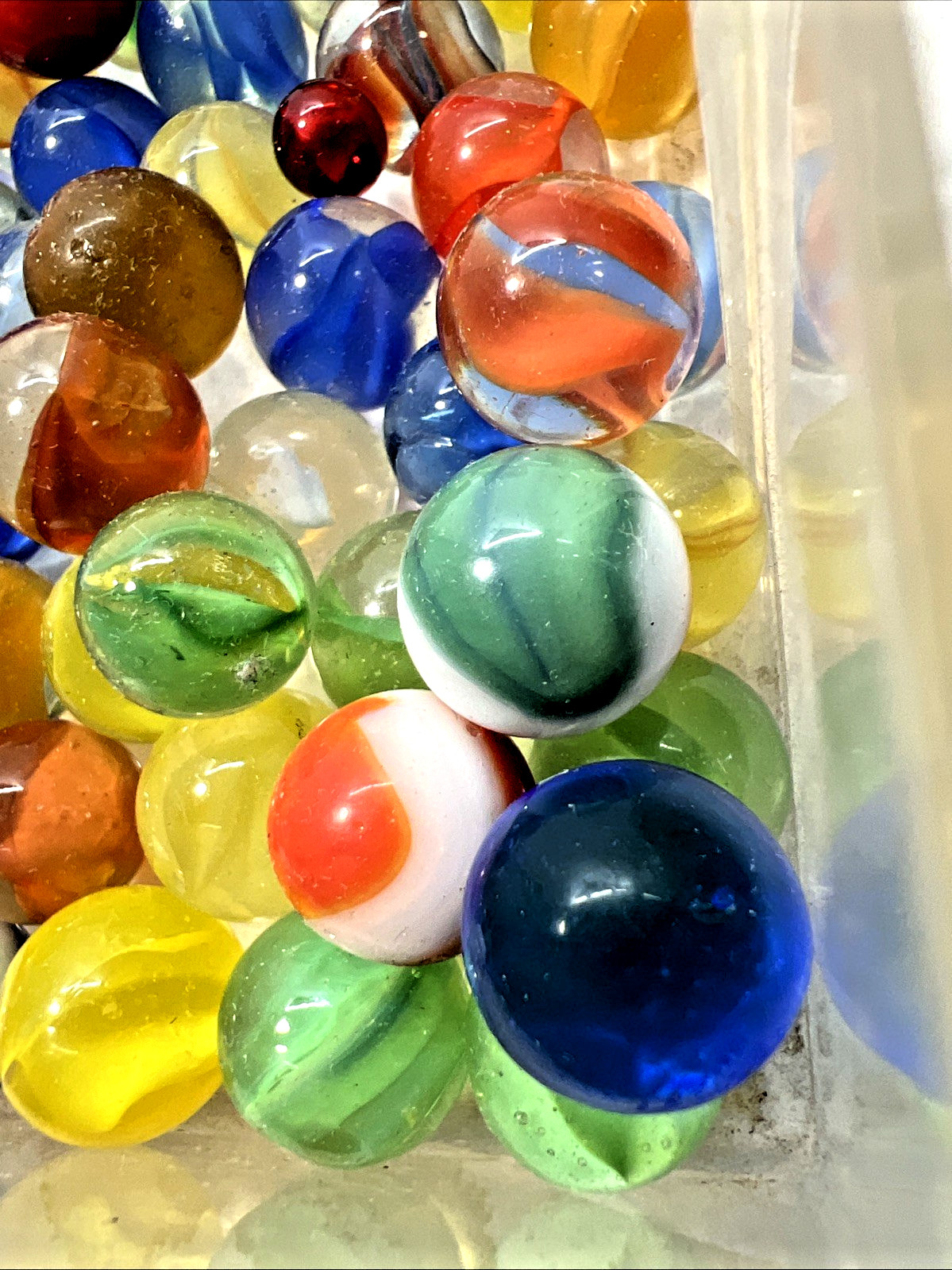 Estate Item Antique Vintage Lot Of Clear/Swirl Glass Marbles lot 32