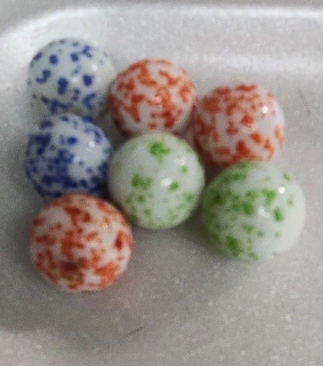 Speckled Marbles Glass 2 green 2 blue 3 orange standard size lot d1