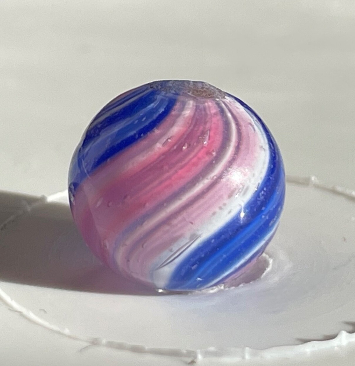 Peewee 4 Panel White Core Onionskin Marble 11.5mm (7/16”)