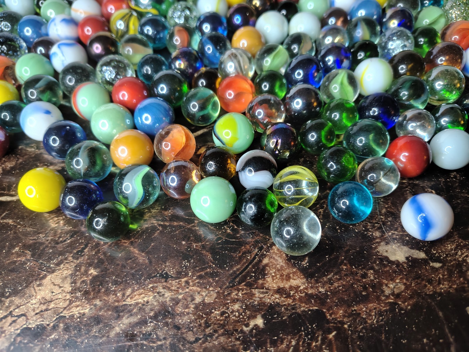 200+ VINTAGE GLASS MARBLES Swirls Opaque Shooters Excellent Shape
