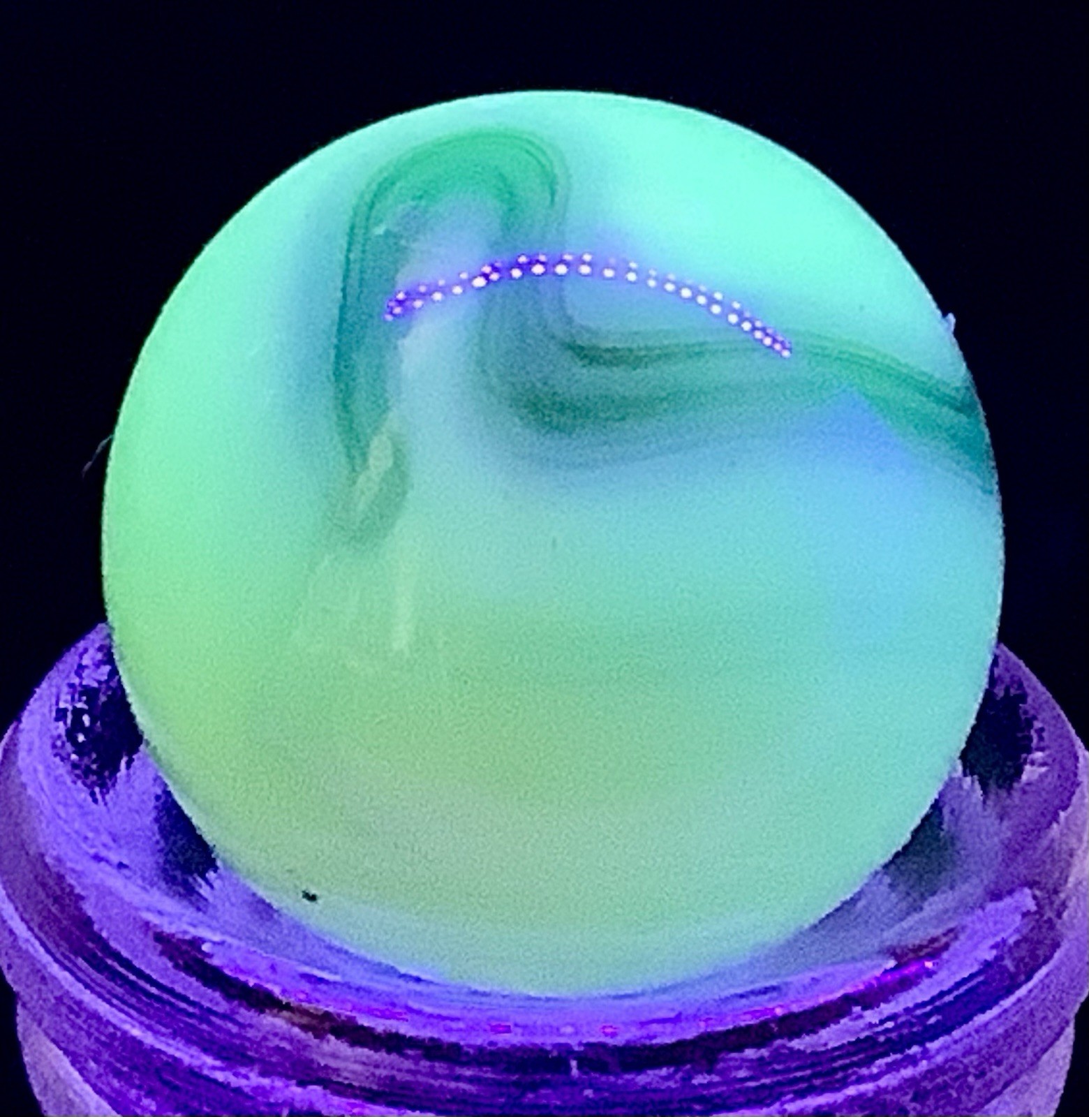 UV Active Ravenswood? Swirl Marble 5/8” Green On Yellowish White