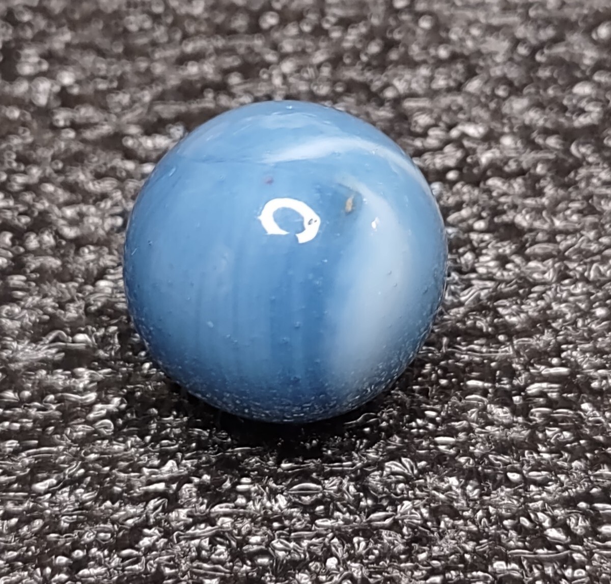 NM+ Opal – Unique Blue &🔥 White – Peltier Glass – Rainbo Vintage MARBLES .61″