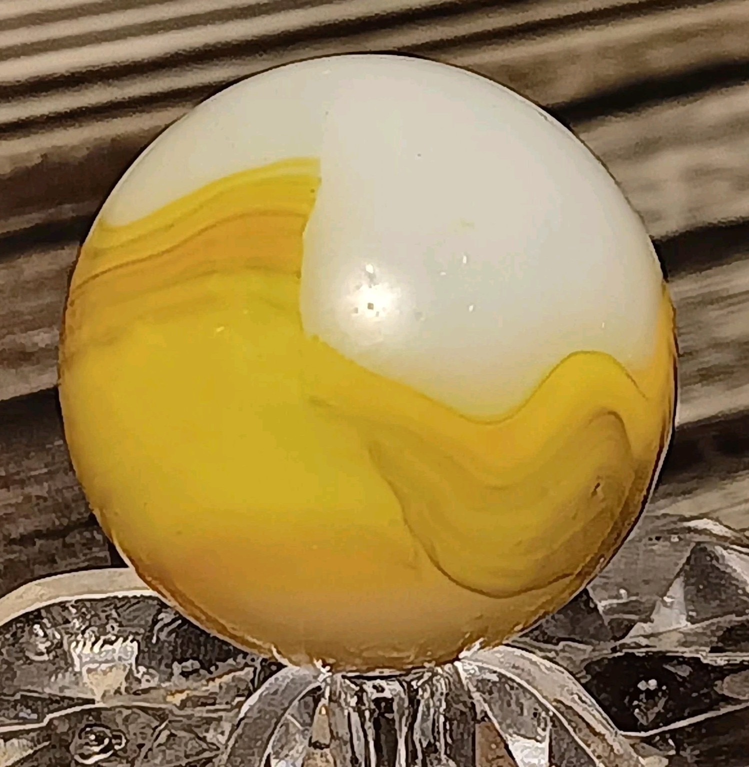 Peltier Glass Rainbo Marble. .63″ Nm(+) Nice Pattern. Yellow W/Brown Blends