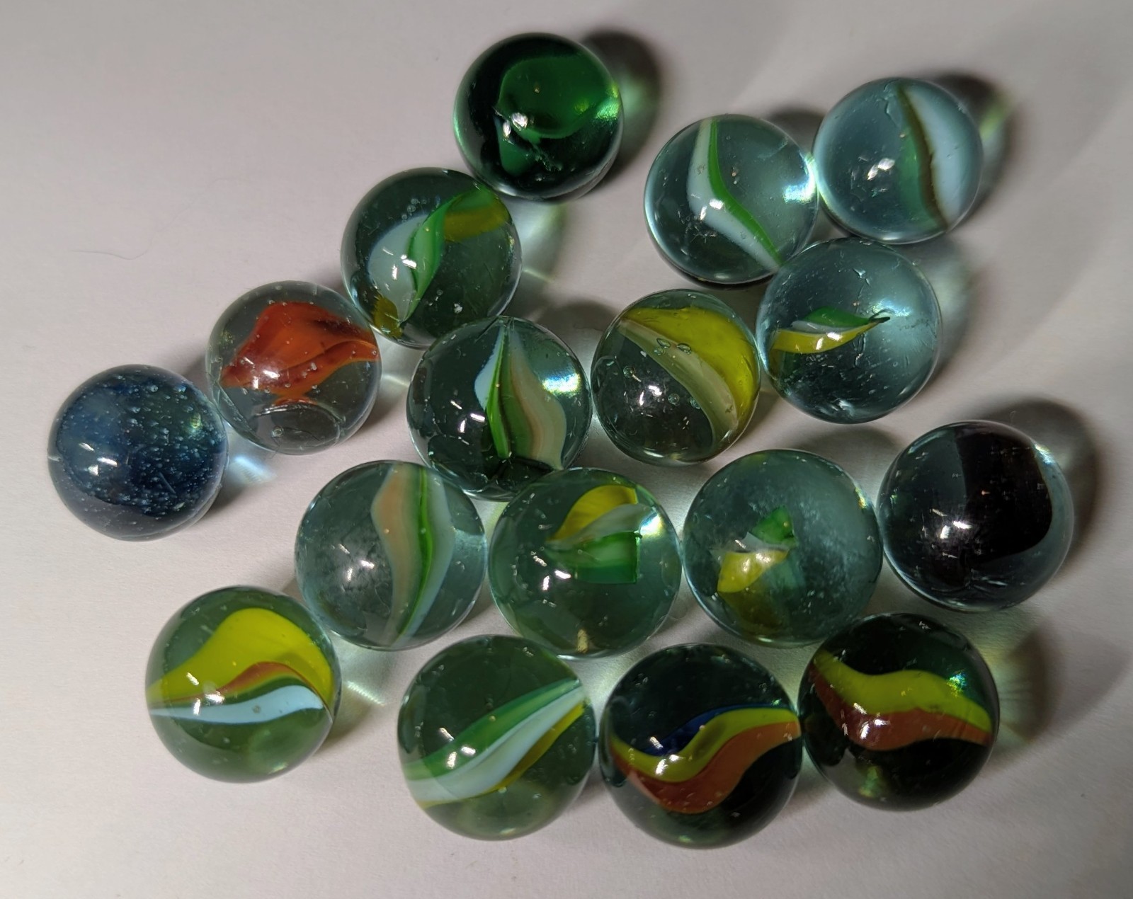 72 VINTAGE MARBLES Mix Lot CATS EYE 6-8 Vein CONFETTI Speckled CLEAR COLOR GLASS