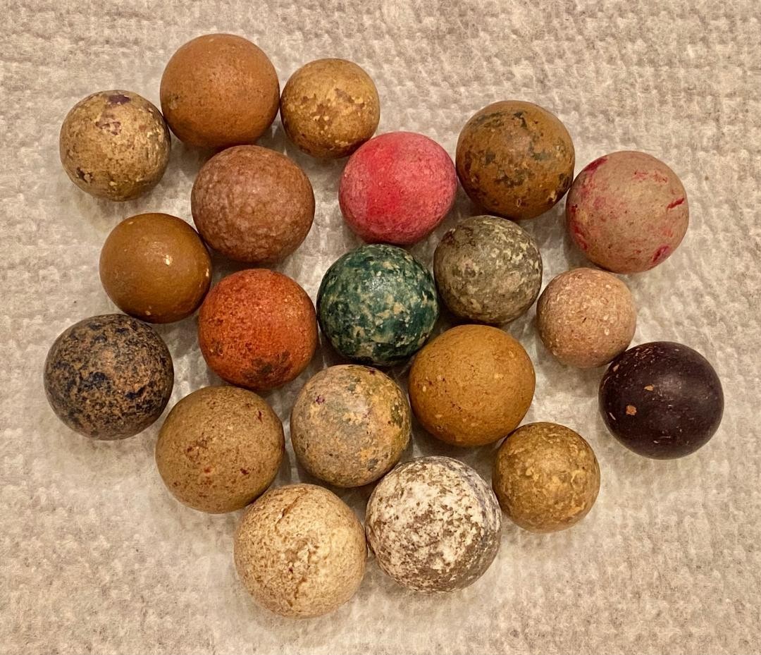 ANTIQUE CLAY MARBLES-LOT OF 20-THESE EXACT MARBLES-1/2″ AVG. SIZE-NO CHIPS-NICE!