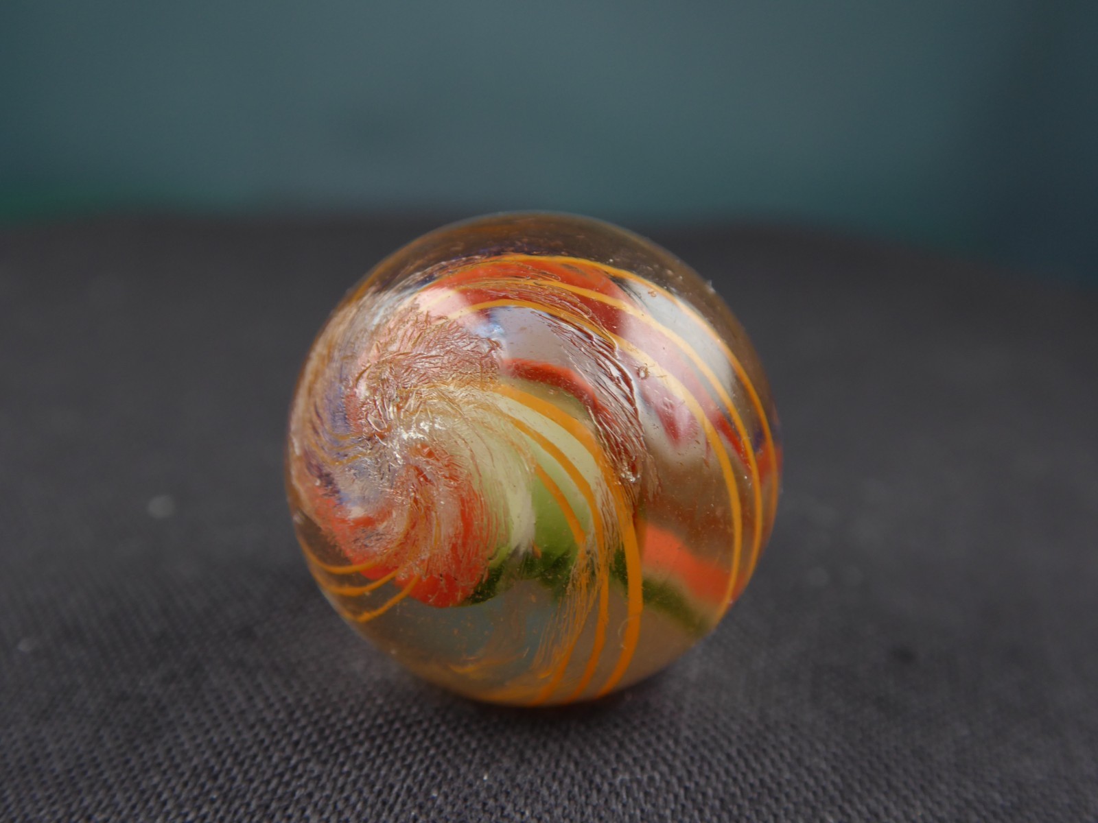 Antique Marbles – Divided/Double Ribbon Core, 3 Layer, 17.1mm or 0.67″, NM-/NM