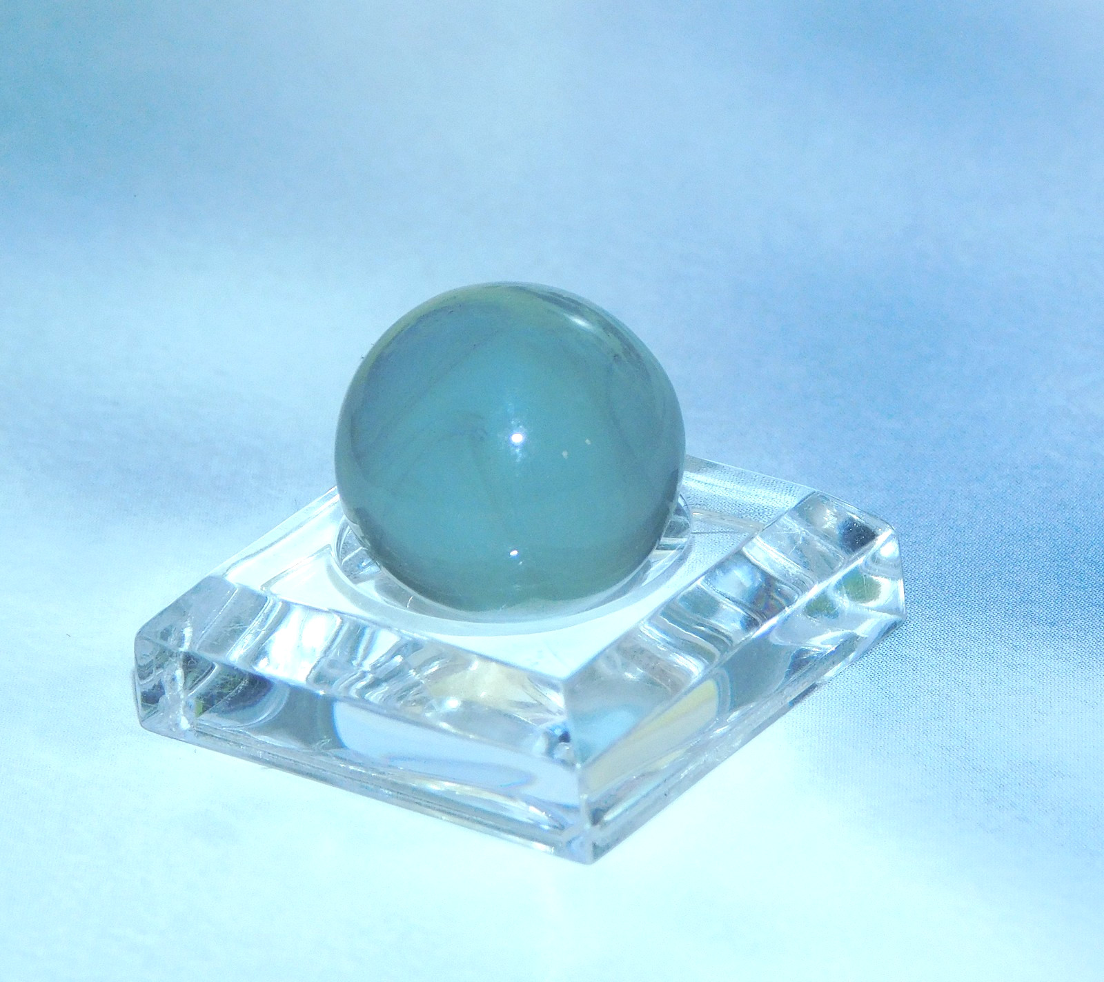 Vintage Glass Marble Small Blue Grey UV Reactive Opaque Swirl Mint 0.54″ #U-4