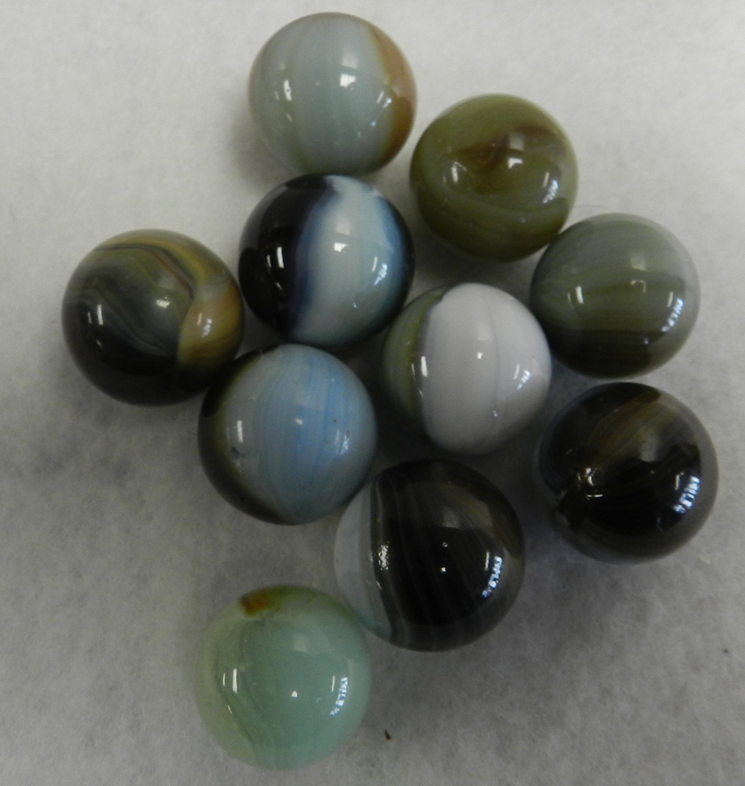 #19748m Vintage Group or Lot of 10 Master Marble Sunburst Marbles .70 to .76 In