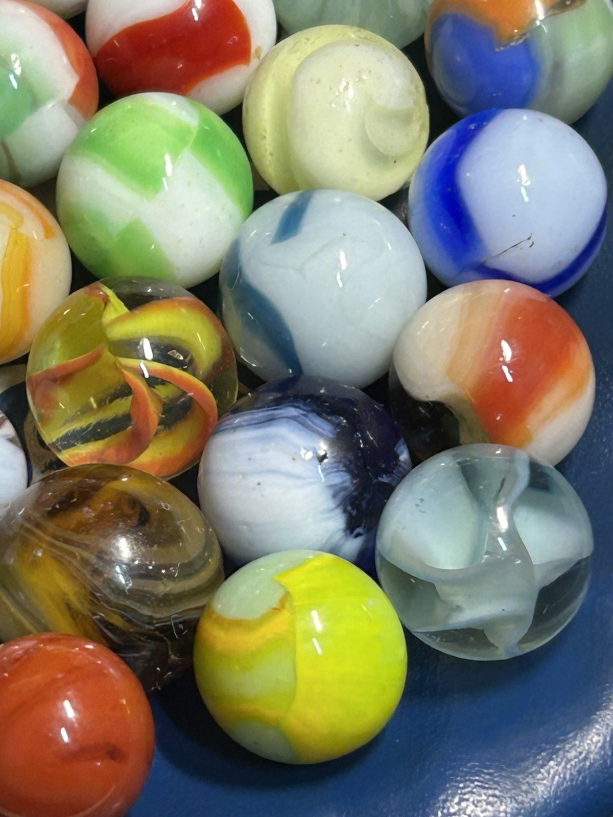 Mixed Lot 60 Vintage Marbles Peltier, Vitro, Akro, Alley, Marble King, Master L2