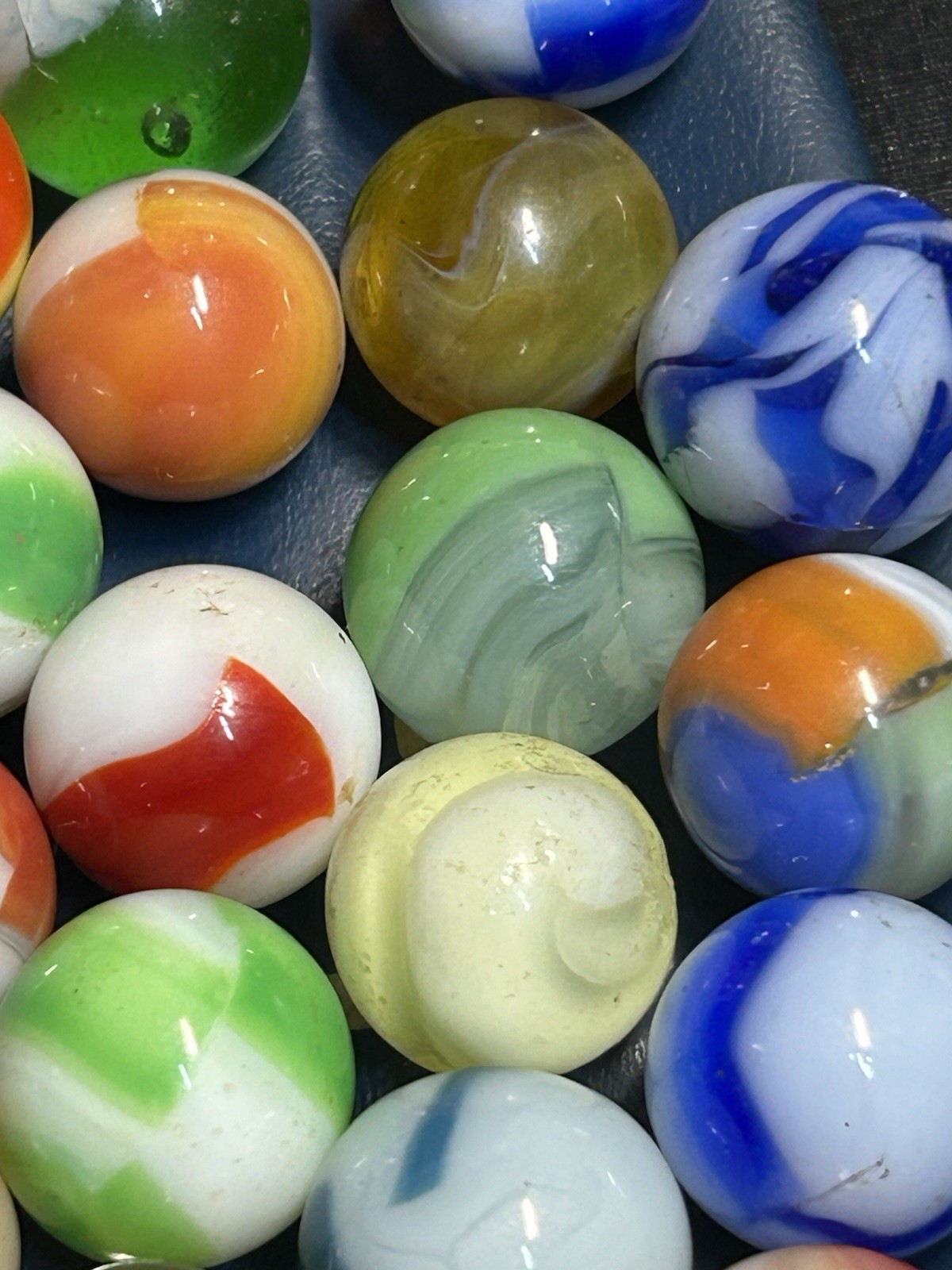 Mixed Lot 60 Vintage Marbles Peltier, Vitro, Akro, Alley, Marble King, Master L2
