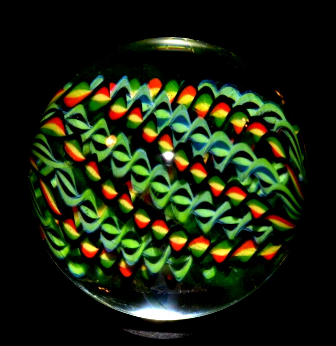 JOSHUA JUSTICE GLASS MARBLE/1.496″-BLACKLIGHT 10 CANE TWIST-2 BL RIBBON SETS