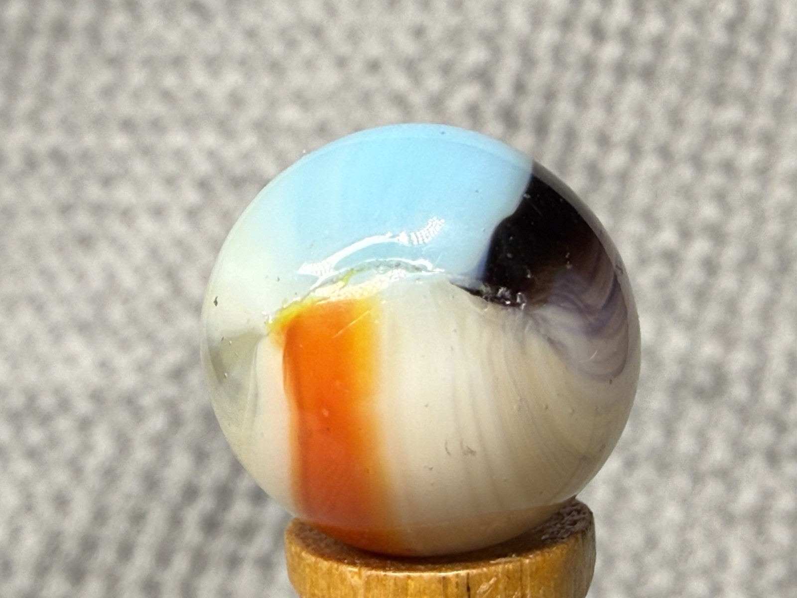 Vitro Agate UV Reactive Tri Lite Marble .63” NM(+)