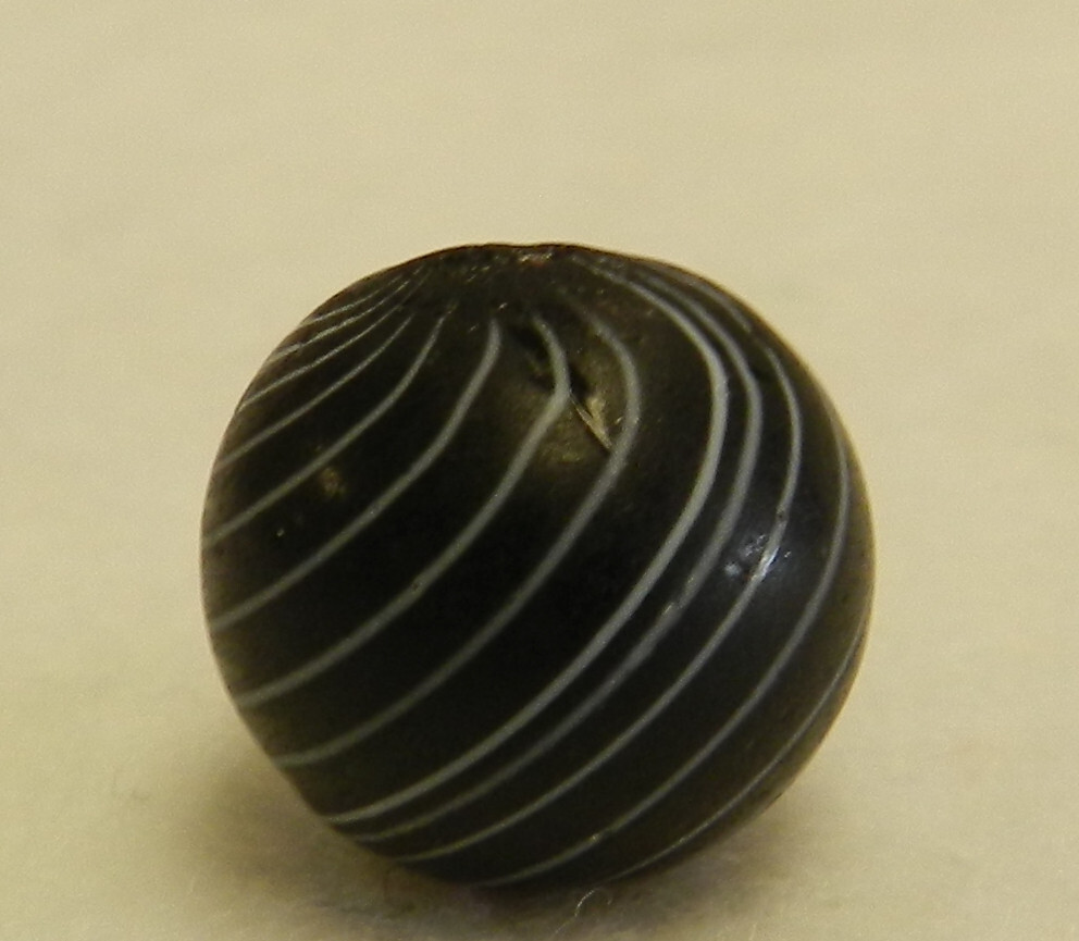 17427m Small .55 In Vintage German Handmade Black Base Clambroth Marble