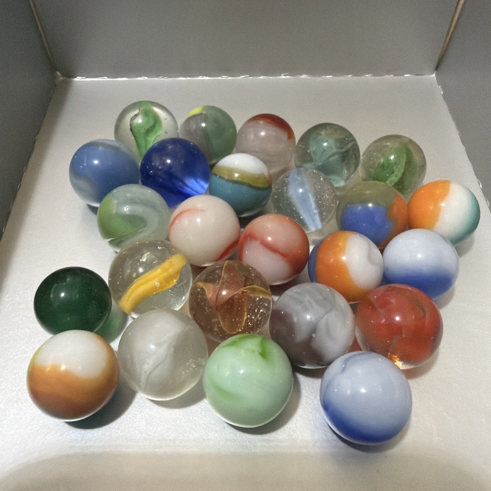 Vintage Lot Of 25 Akro Agate Marbles And Other Brands Some To 70 Years Old. NM