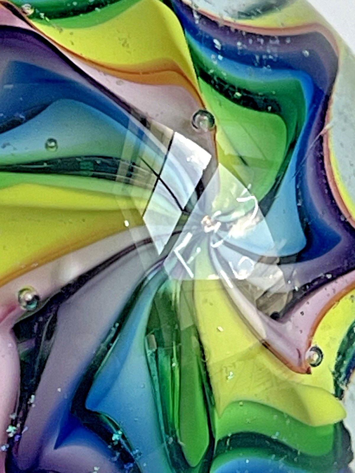 2016 SEESE MARBLE SIGNED GLASS ART 1.57″ DICHROIC LOBED RIPPLE SILVER LUTZ WOWZA