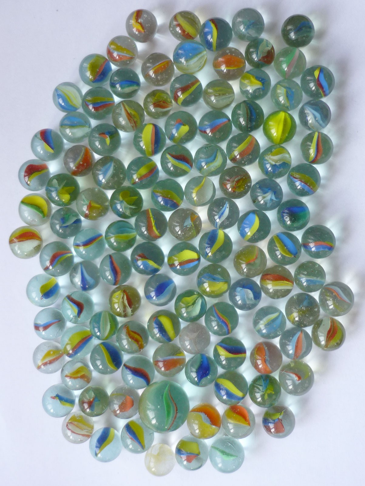 111 Clear Cat’s Eye Marbles With Multicolored Eyes +23mm Cat’s Eye Shooter