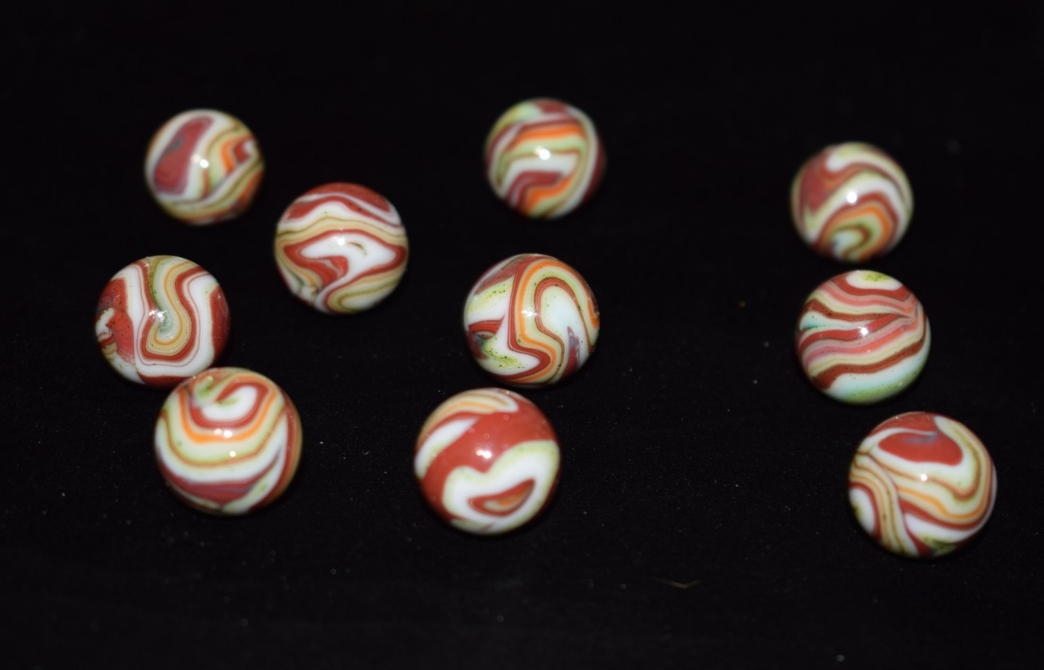 🧐👉Beautiful lot of 10 DAS Carnival run OXBLOOD SWIRLS size .703″=17mm MINT👈🧐