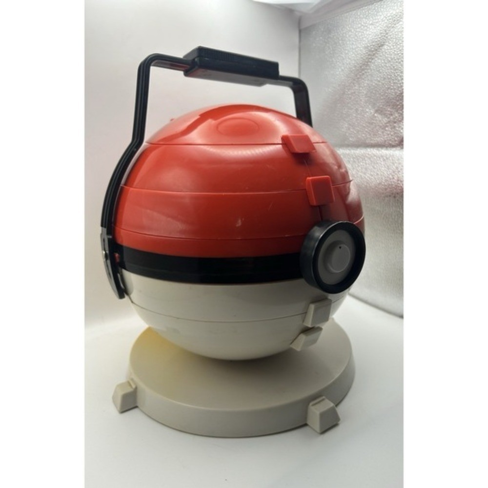 Vintage 1999 Pokemon Collector Marbles Pokeball Carrying Case & Marbles