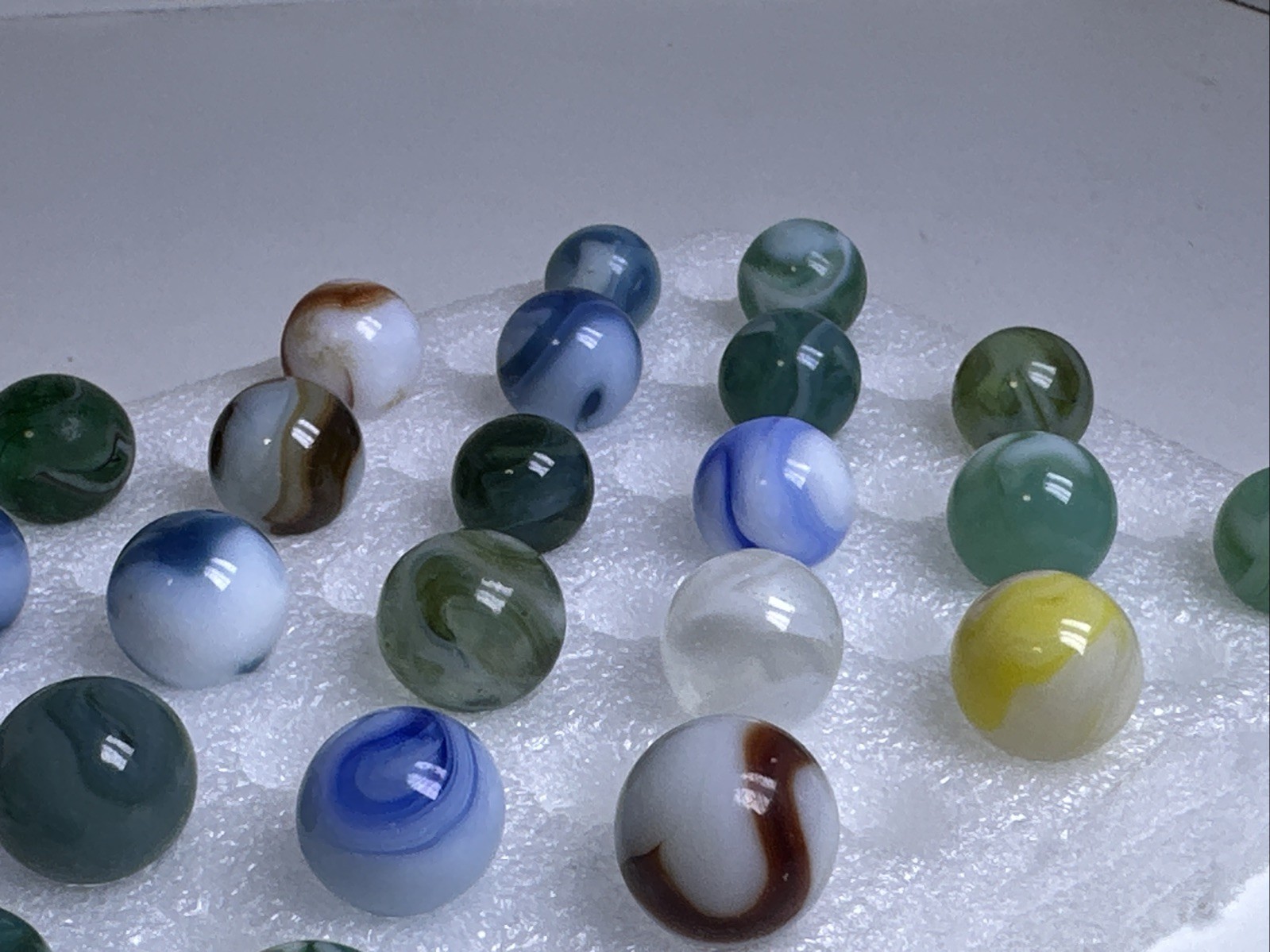 370 Lot Of 30 Vintage Cairo Swirl Marbles!