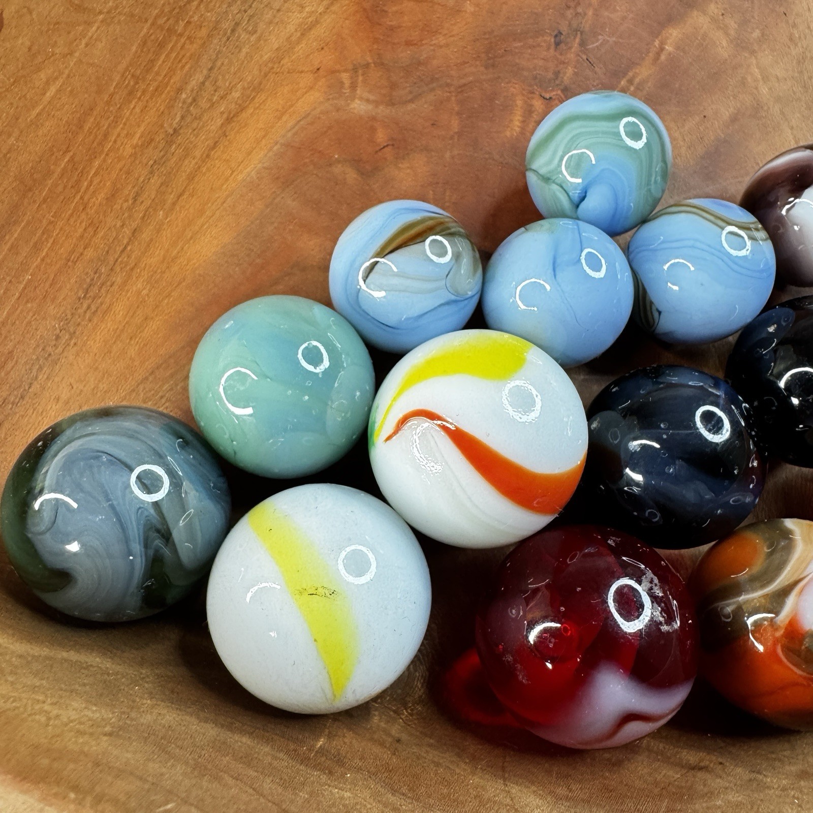 Vintage Glass Marble Lot 16 Large Shooters 3/4″ & 1″ WV Swirls Akro Alley Jabo