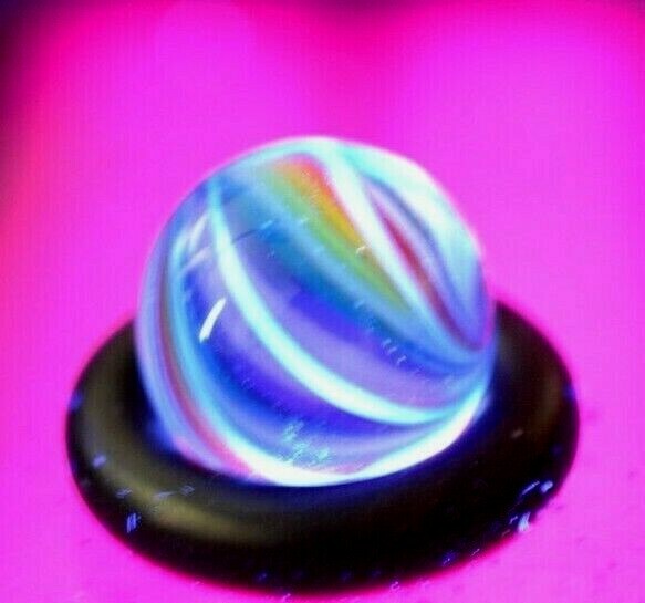 BRYAN TRILLAS GLASS MARBLE/.432″-WHITE STRIPE RAINBOW UV-NEON GREEN UNDER BLACKL