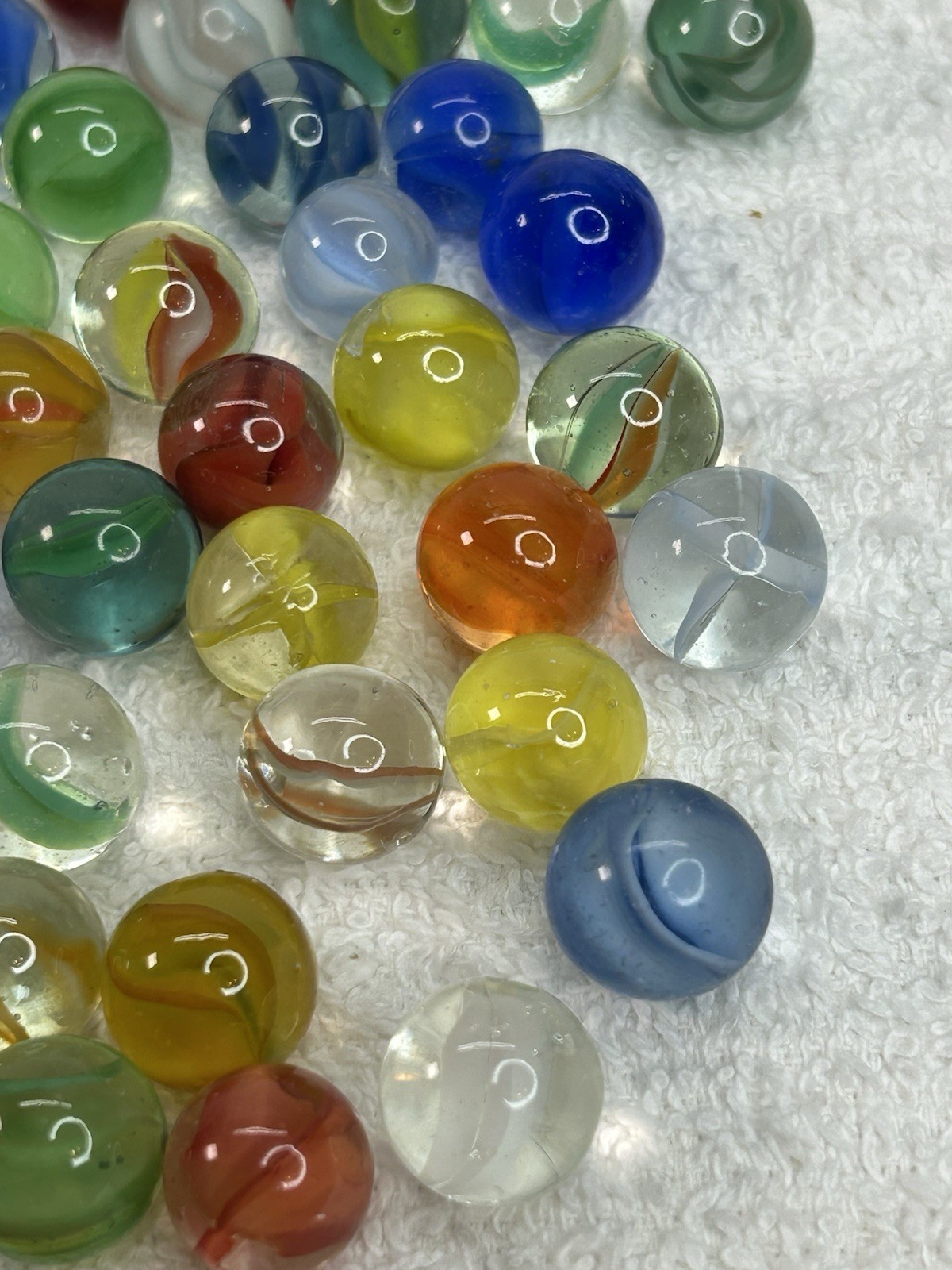 Vintage Lot of 100 Cat’s Eye Marbles Possibly Some Hybrid or Banana ? Lot 3