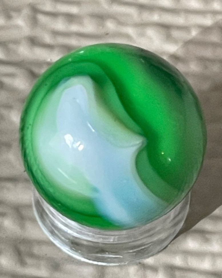 BEAUTIFUL West Virginia Green Swirl/Slag 11/16″ Marble MINT